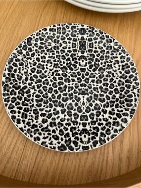 RARE cheetah Anthropologie side plate
1 available
